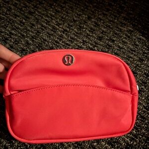 Lululemon City Essentials Pouch 2L